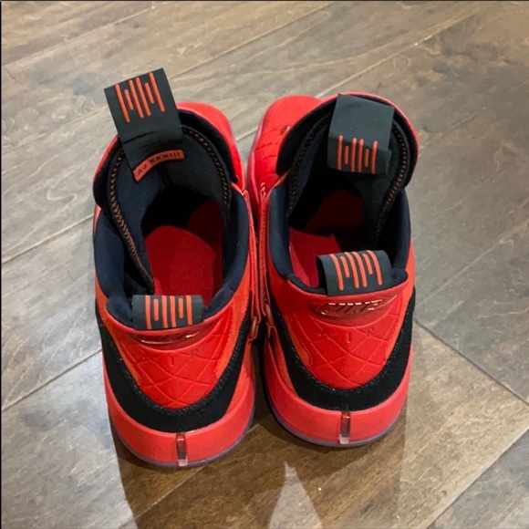 Air Jordan 33 university Red Sz 15.16.17 - Picture 3 of 5